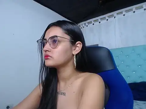 Snapshot of antonella_sweetlittle chatting on October 15, 12:38 pm antonella sweetlittle online show from October 15, 12:38 pm