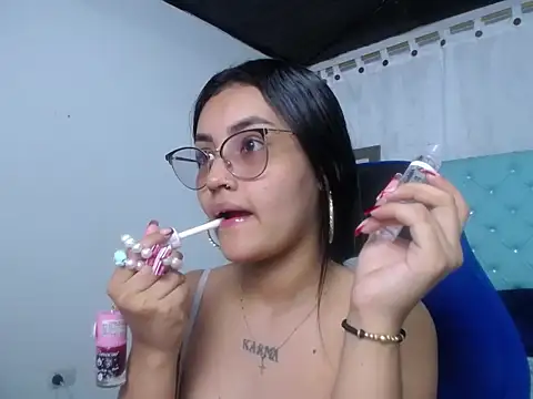 Snapshot of antonella_sweetlittle chatting on October 16, 1:01 pm antonella sweetlittle online show from October 16, 1:01 pm