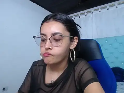 Snapshot of antonella_sweetlittle chatting on October 17, 12:41 pm antonella sweetlittle online show from October 17, 12:41 pm