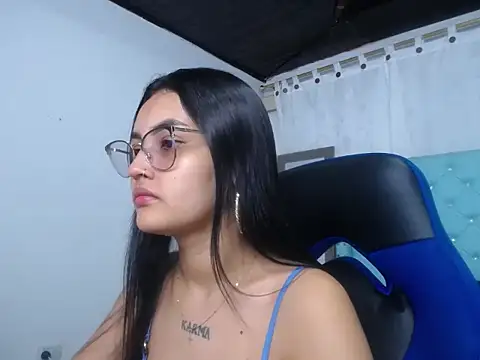 Snapshot of antonella_sweetlittle chatting on October 18, 12:28 pm antonella sweetlittle online show from October 18, 12:28 pm