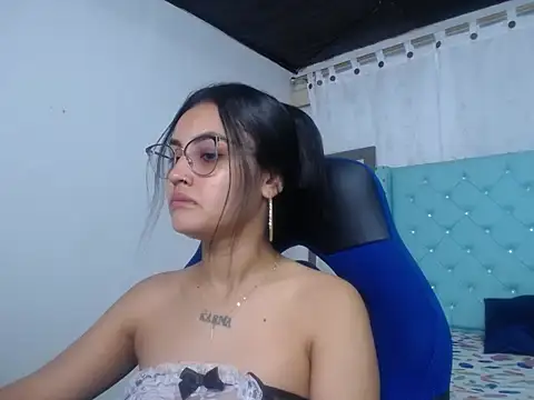 Snapshot of antonella_sweetlittle chatting on October 21, 12:39 pm antonella sweetlittle online show from October 21, 12:39 pm