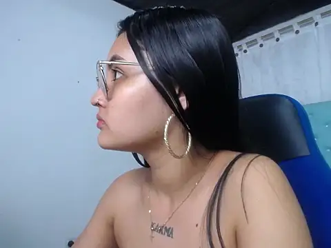 Snapshot of antonella_sweetlittle chatting on October 24, 12:23 pm antonella sweetlittle online show from October 24, 12:23 pm