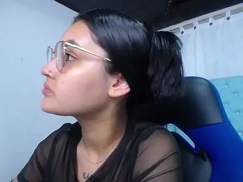 Snapshot of antonella_sweetlittle chatting on October 29, 8:38 am antonella sweetlittle online show from October 29, 8:38 am