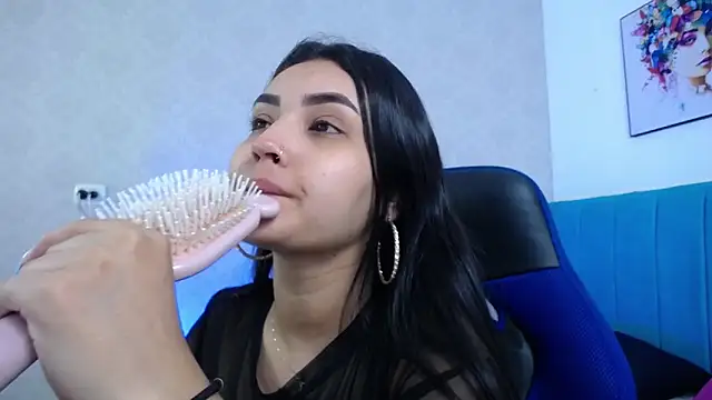 Snapshot of antonella_sweetlittle chatting on November 21, 12:15 pm antonella sweetlittle online show from November 21, 12:15 pm