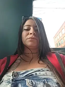 Snapshot of Alona_Evans chatting on June 1, 10:00 pm Alona Evans online show from June 1, 10:00 pm