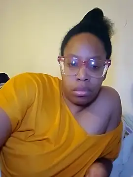 Snapshot of madamsensuale chatting on January 27, 11:54 pm madamsensuale online show from January 27, 11:54 pm