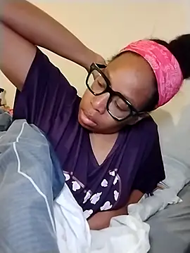 madamsensuale online show from March 22, 6:33 am