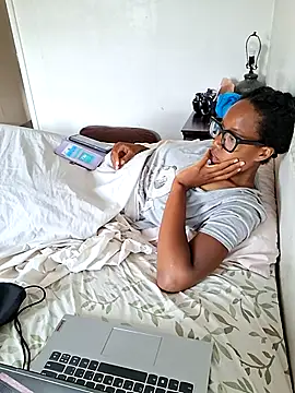Snapshot of madamsensuale chatting on June 23, 10:30 pm madamsensuale online show from June 23, 10:30 pm