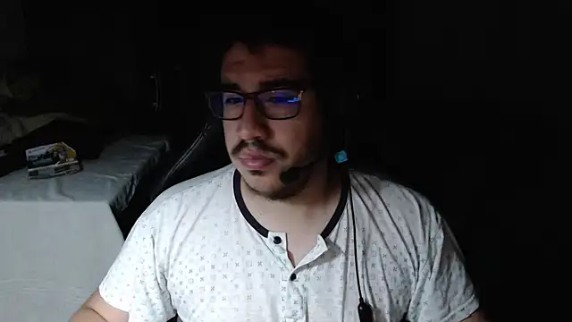 thealfawolf01 online show from October 14, 5:41 am