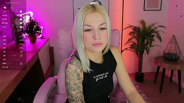 Crystal Barbie online show from December 3, 8:06 pm