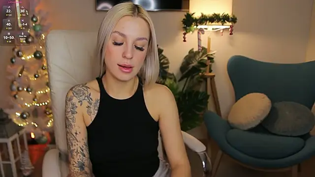 Crystal Barbie online show from December 12, 11:58 pm