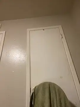 Snapshot of Andrew130 chatting on February 5, 2:27 am Andrew130 online show from February 5, 2:27 am