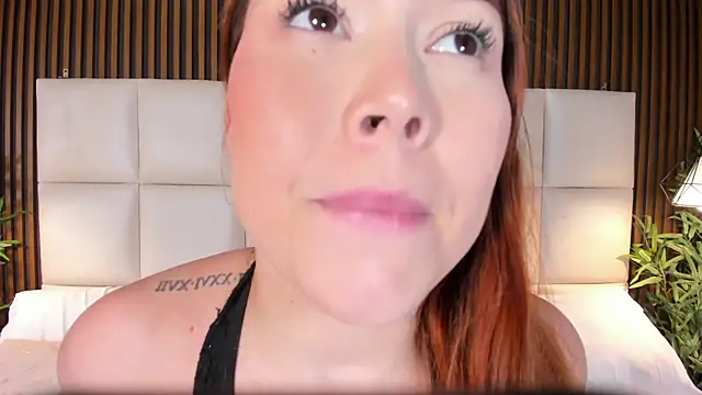 LiaTink online show from December 5, 5:09 pm