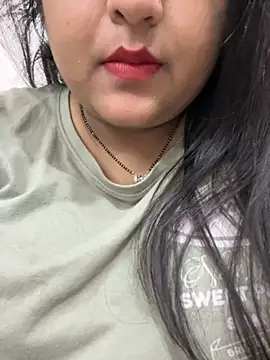 smile pretty online show from October 14, 8:20 pm