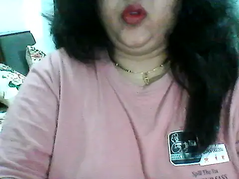 Snapshot of smile_pretty chatting on June 25, 5:39 pm smile pretty online show from June 25, 5:39 pm