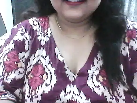 Snapshot of smile_pretty chatting on July 27, 7:10 pm smile pretty online show from July 27, 7:10 pm
