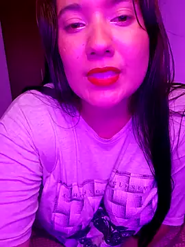 Snapshot of Blushing_Katy chatting on April 11, 3:11 am Blushing Katy online show from April 11, 3:11 am