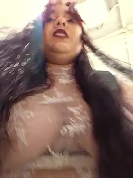 Snapshot of Blushing_Katy chatting on April 12, 12:15 am Blushing Katy online show from April 12, 12:15 am