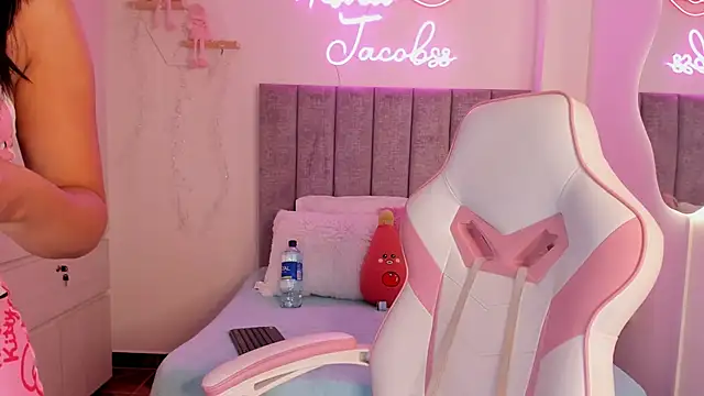 Snapshot of jacobss_gh chatting on October 25, 9:20 pm jacobss gh online show from October 25, 9:20 pm