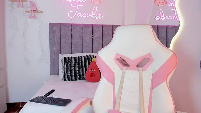 Snapshot of jacobss_gh chatting on November 28, 9:06 pm jacobss gh online show from November 28, 9:06 pm