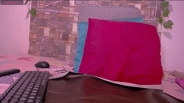 CrazyRousex online show from March 5, 2:46 pm