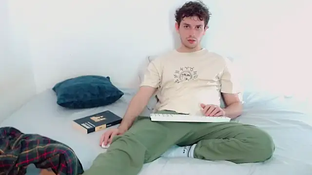 Elio555 online show from December 7, 9:33 pm