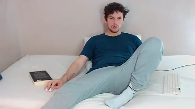 Elio555 online show from February 18, 1:54 am