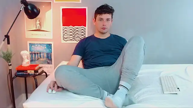 Elio555 online show from October 4, 7:01 pm