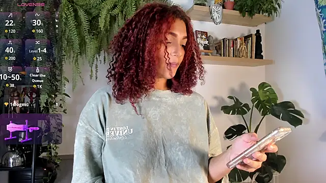 Snapshot of katrinaa_ricci chatting on December 13, 6:10 am katrinaa ricci online show from December 13, 6:10 am