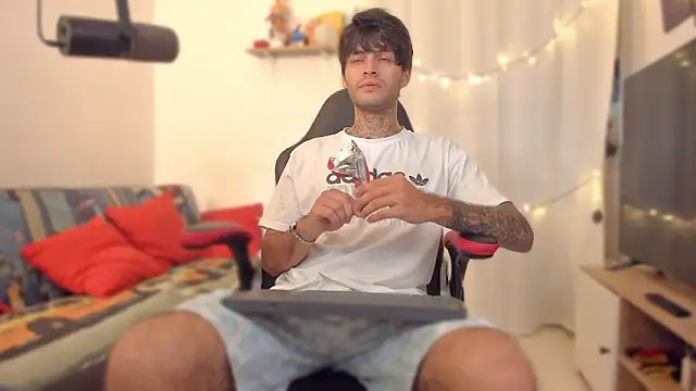 justin stark7 online show from February 12, 7:09 pm