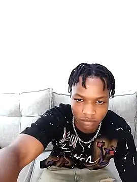 Guns roses  online show from December 21, 6:30 am