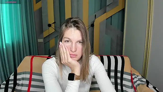 EmilyWalkeri online show from October 12, 6:01 am