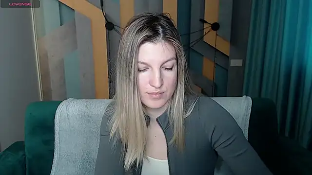 EmilyWalkeri online show from February 5, 7:46 am