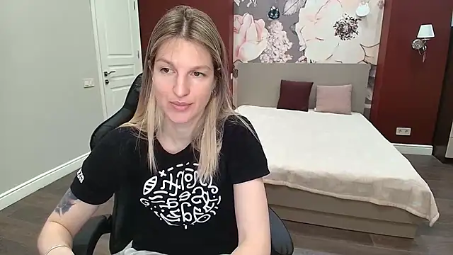 EmilyWalkeri online show from June 1, 6:59 am