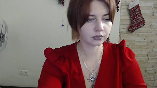 Lizzy Love online show from December 11, 7:25 pm
