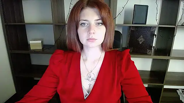 Lizzy Love online show from December 12, 5:20 am