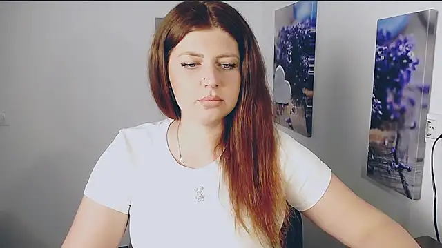 Snapshot of Lizzy_Love chatting on June 18, 10:41 am Lizzy Love online show from June 18, 10:41 am