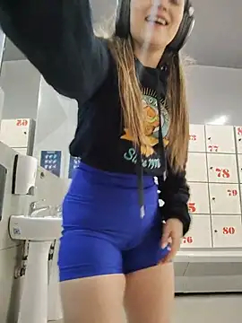 Snapshot of cindy_love2 chatting on May 21, 2:46 pm cindy love2 online show from May 21, 2:46 pm