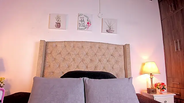 Snapshot of allisson_m chatting on April 15, 12:12 pm allisson m online show from April 15, 12:12 pm