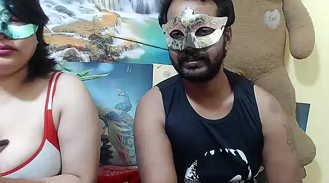 Snapshot of Cutehornycouples chatting on December 4, 6:17 pm Cutehornycouples online show from December 4, 6:17 pm