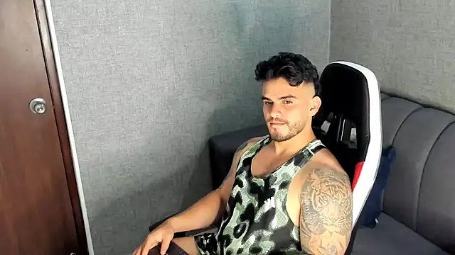 Ricardogo19 online show from October 18, 2:36 am