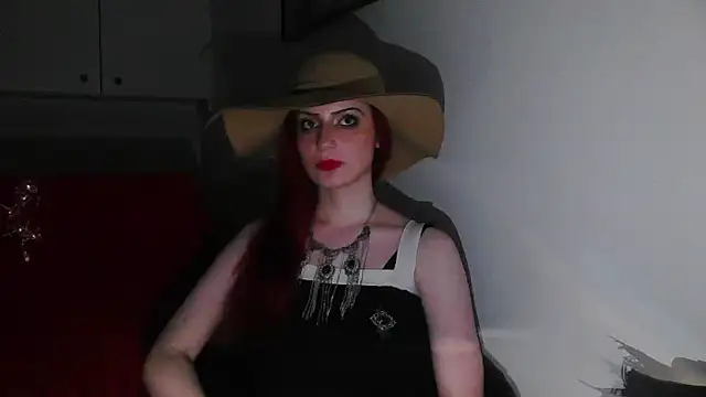 Snapshot of MoonLady chatting on January 30, 10:30 pm MoonLady online show from January 30, 10:30 pm