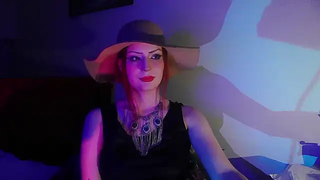 Snapshot of MoonLady chatting on February 18, 4:15 am MoonLady online show from February 18, 4:15 am