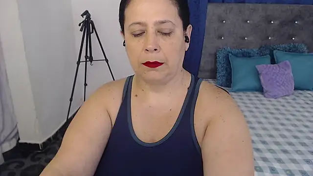 karlaton1977 online show from February 12, 9:32 pm