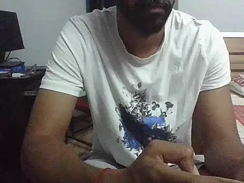Snapshot of IndianEurope chatting on April 12, 6:35 pm IndianEurope online show from April 12, 6:35 pm