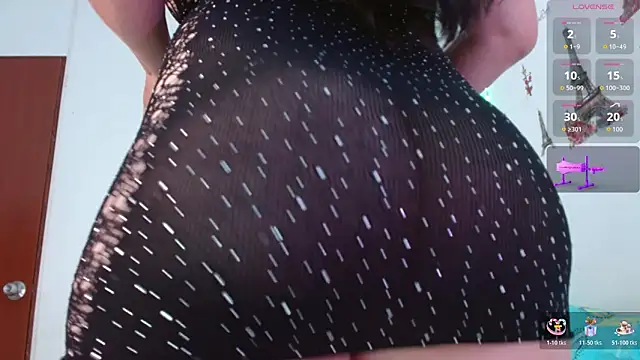 Emelyross  online show from April 17, 6:00 pm