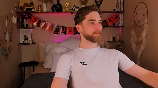 Snapshot of DexterDexx chatting on October 31, 11:06 pm DexterDexx online show from October 31, 11:06 pm