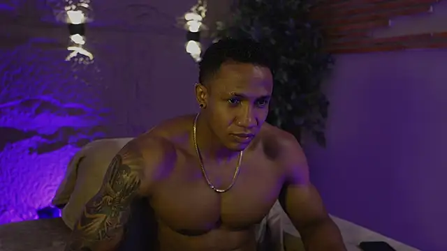 Logan Varela online show from October 15, 8:42 pm