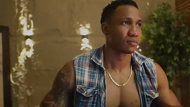 Logan Varela online show from November 20, 1:33 pm