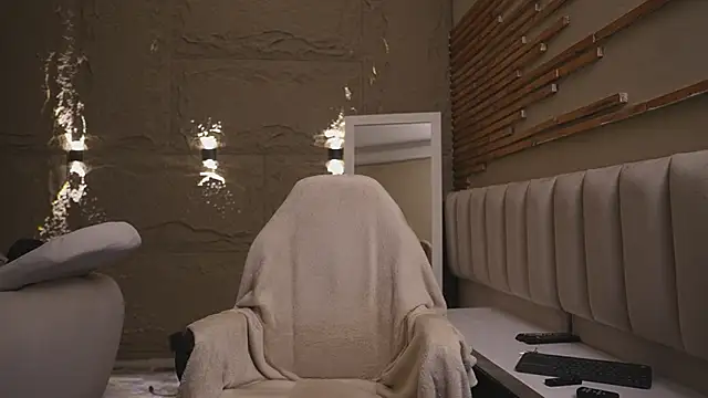 Logan Varela online show from March 20, 1:27 pm